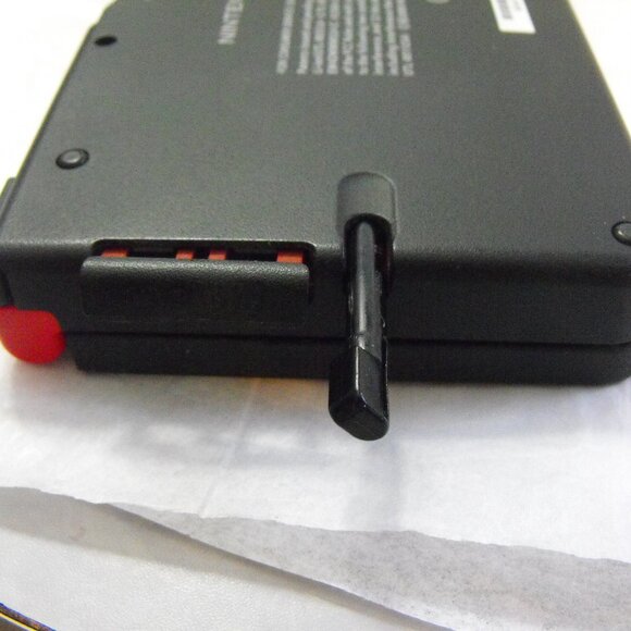 Nintendo DSi XL Red Mario 25th Anniversary Edition Region Free - Picture 7 of 13